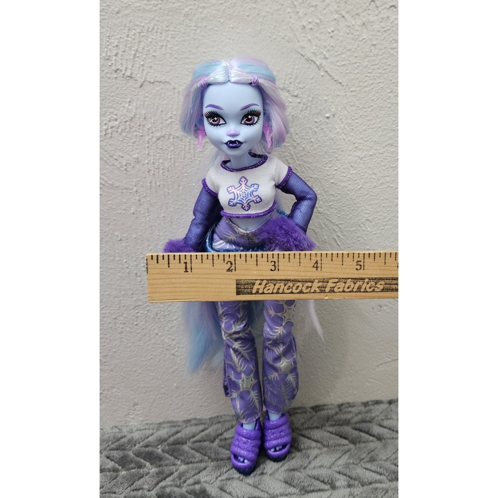 Monster High Abbey Bominable Doll With Accessories Blue Complexion Purple Eyes - Picture 10 of 11